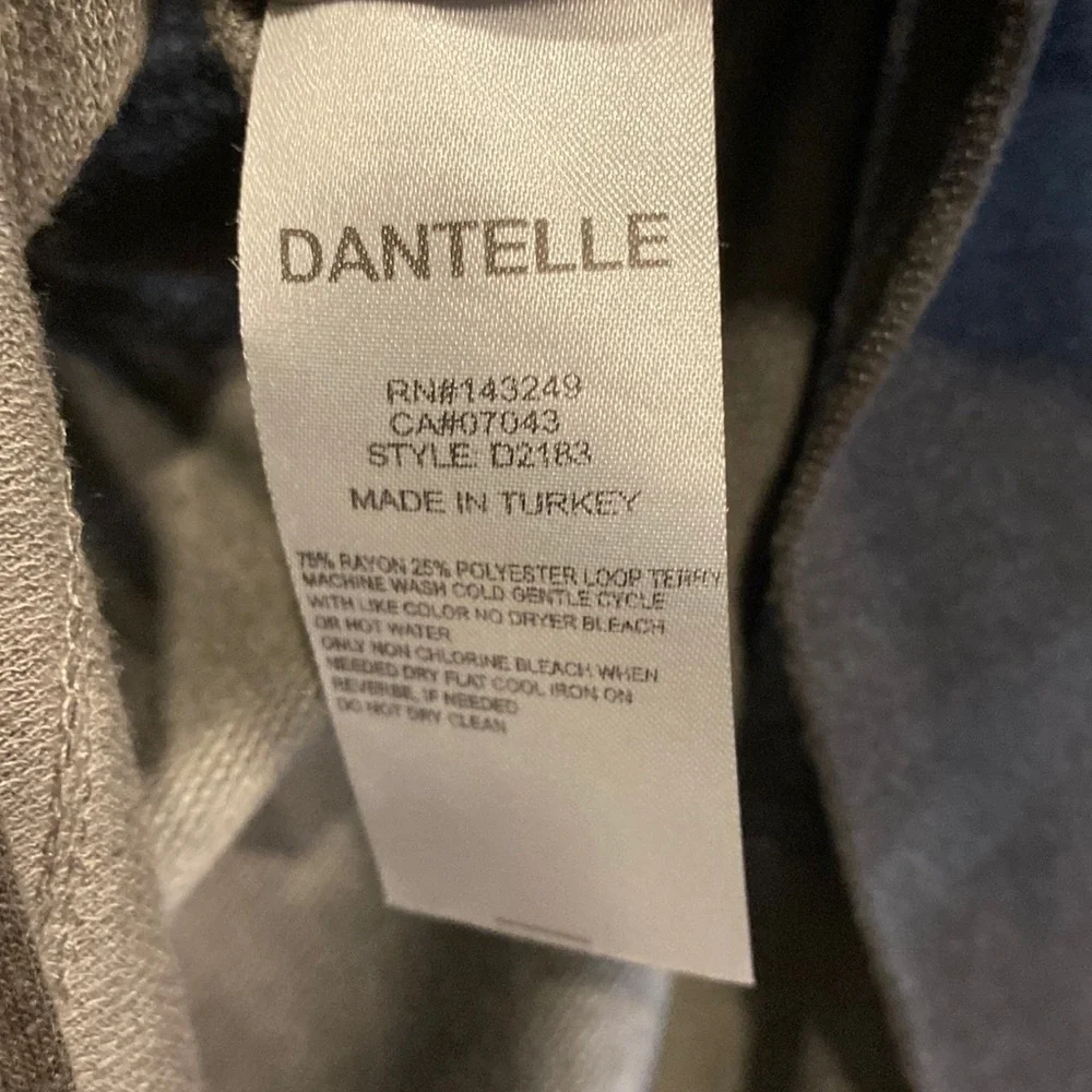 Dantelle Camouflage Side Slit Hi Lo Hem Sweatshirt Top. Excellent condition s/m - Picture 4 of 5